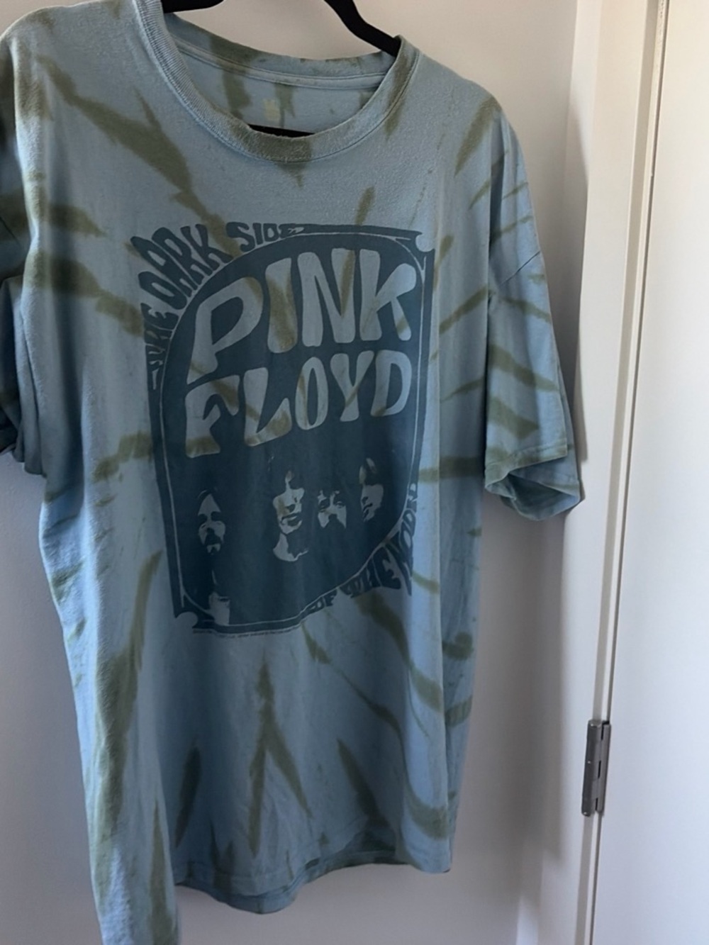 Pink Floyd t-shirt, size L - fitz like an XL